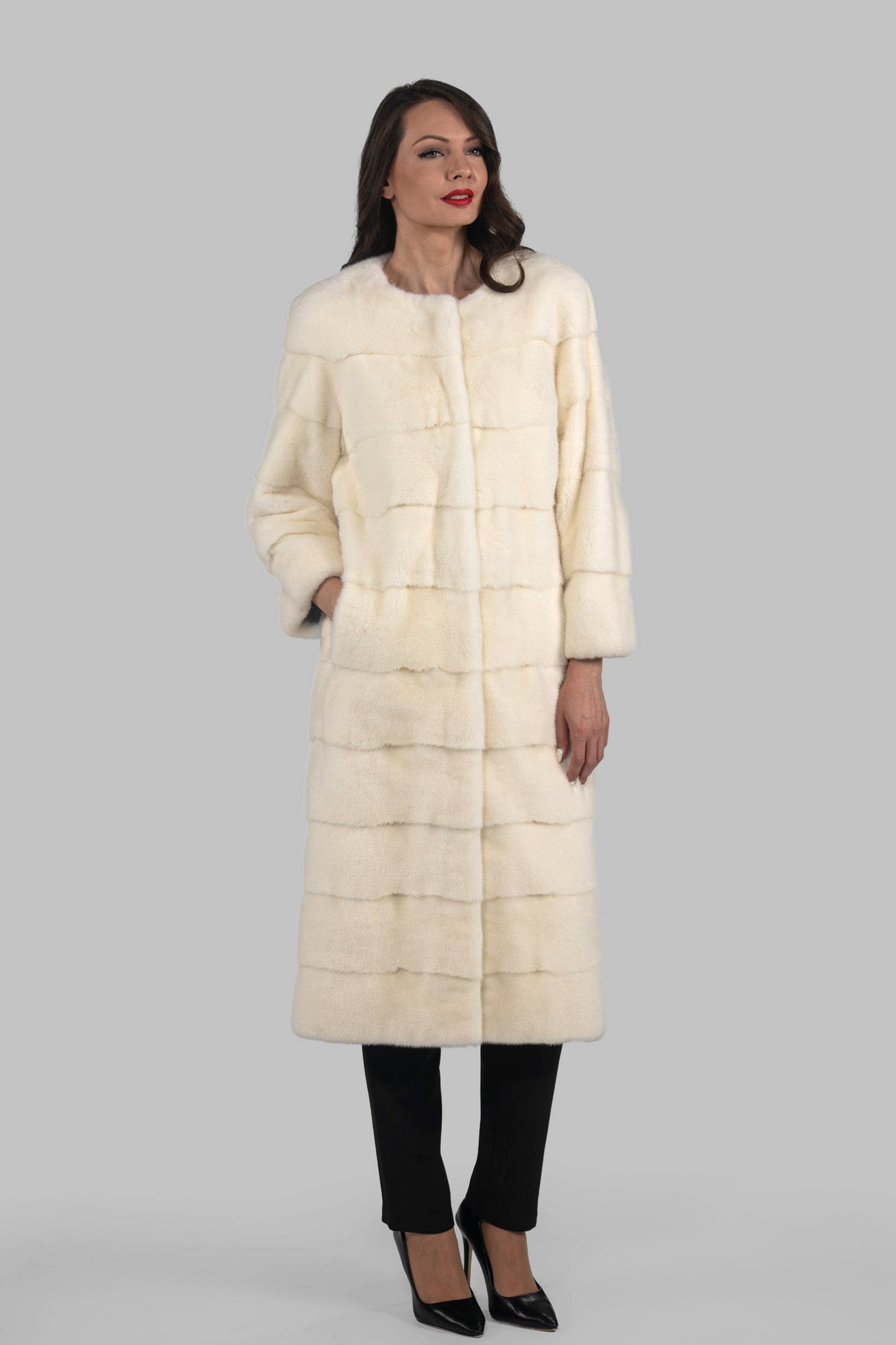Collarless Pearl G/W Mink Coat
