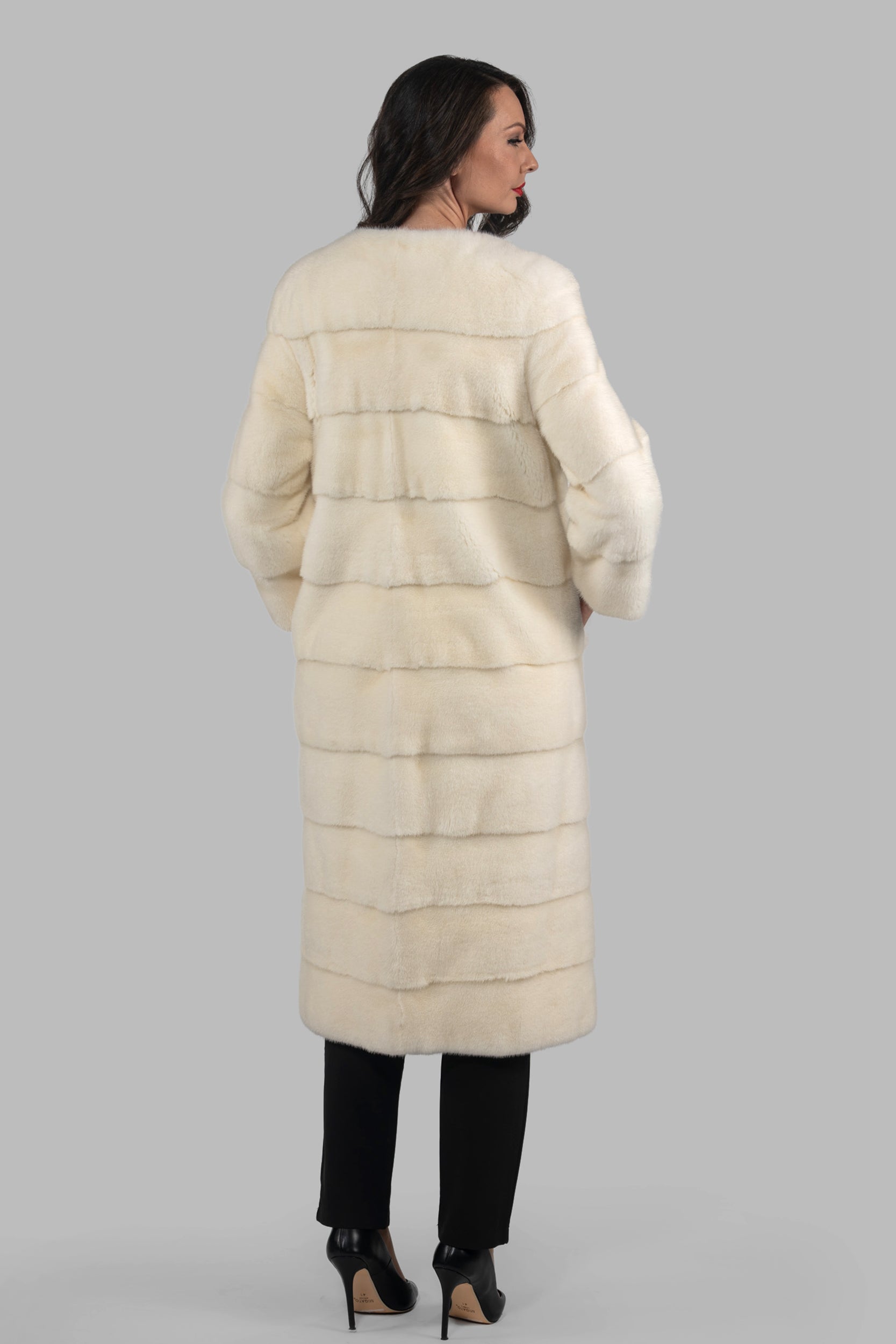 Collarless Pearl G/W Mink Coat
