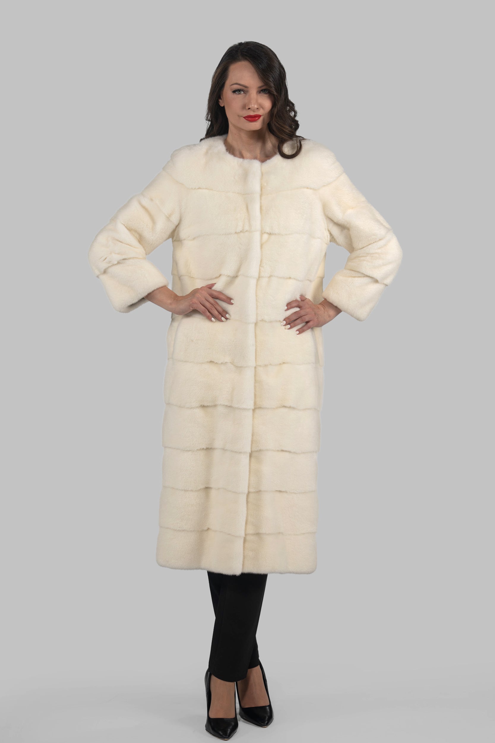 Collarless Pearl G/W Mink Coat
